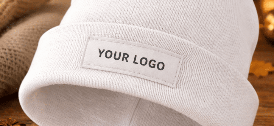 Bedrukte wintermuts relatiegeschenk november